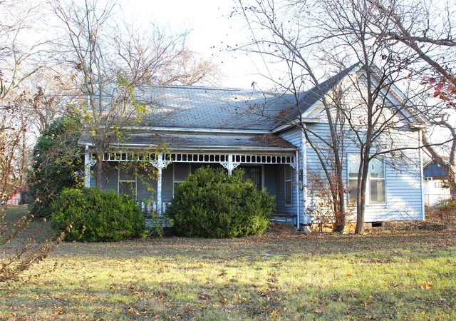 Photo 2 of Single family home for sale at 412 W Live Oak St, Dublin, TX 76446 | MLS# 20798884 | Listing updated on 2026-10-06