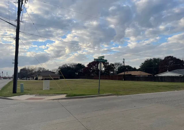 Homes for sale in Lake Dallas, TX | 203 Swisher Rd, Lake Dallas, TX 75065 | MLS# 20799308
