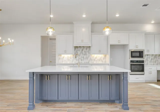 Photo 3 of Single family home for sale at 412 Collum, Azle, TX 76020 | MLS# 20803167 | Listing updated on 2026-07-08