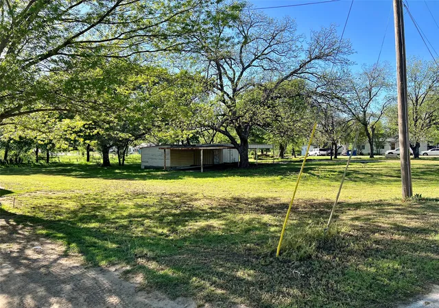 Photo 1 of Land for sale at 400 Dallas St, Nocona, TX 76255 | MLS# 20808282 | Listing updated on 2026-08-19