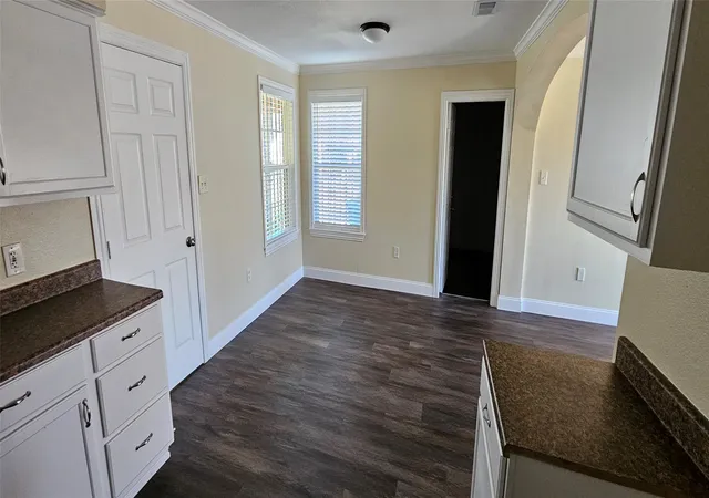 Photo 4 of Single family home for sale at 1007 Pleasant Dr, Dallas, TX 75217 | MLS# 20809104 | Listing updated on 2026-10-01