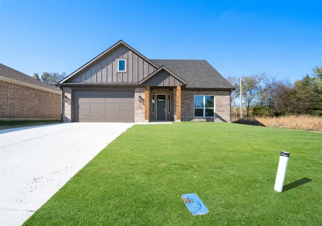 Homes for sale in Trenton, TX | 304 Kelcey Ct, Trenton, TX 75490 | MLS# 20811430