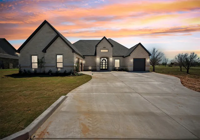 Photo 2 of Single family home for sale at 2409 Candlestick Dr, Granbury, TX 76049 | MLS# 20811301 | Listing updated on 2026-08-22