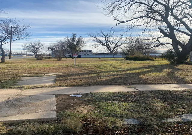 Homes for sale in Coleman, TX | 400 E Walnut, Coleman, TX 76834 | MLS# 20816648