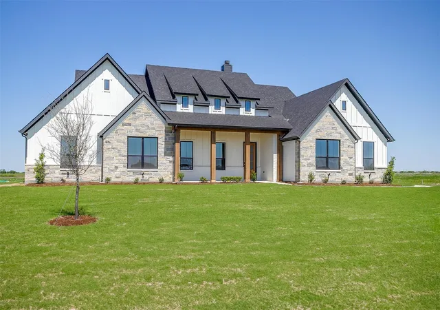Photo 1 of Single family home for sale at 230 Everly Way, Venus, TX 76084 | MLS# 20820978 | Listing updated on 2026-08-17