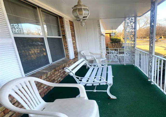 Photo 3 of Single family home for sale at 1136 E Five Mile Pkwy, Dallas, TX 75216 | MLS# 20820256 | Listing updated on 2026-08-31