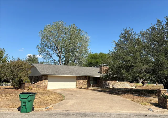 Photo 1 of Single family home for sale at 1405 N Prairie Wind Blvd, Stephenville, TX 76401 | MLS# 20813306 | Listing updated on 2026-10-01
