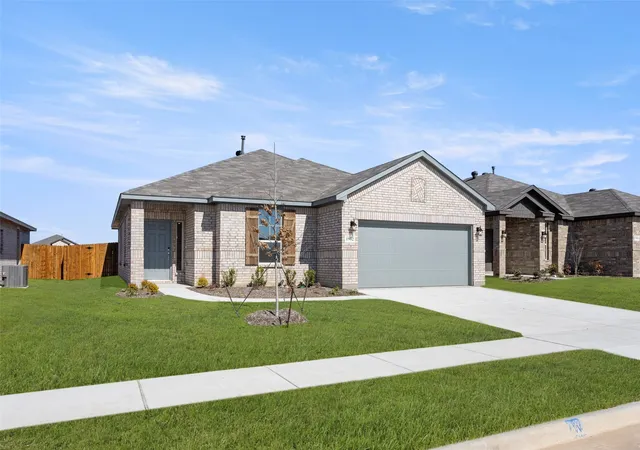 Photo 2 of Single family home for sale at 1902 Cheyenne Dr, Cleburne, TX 76033 | MLS# 20832483 | Listing updated on 2026-07-10