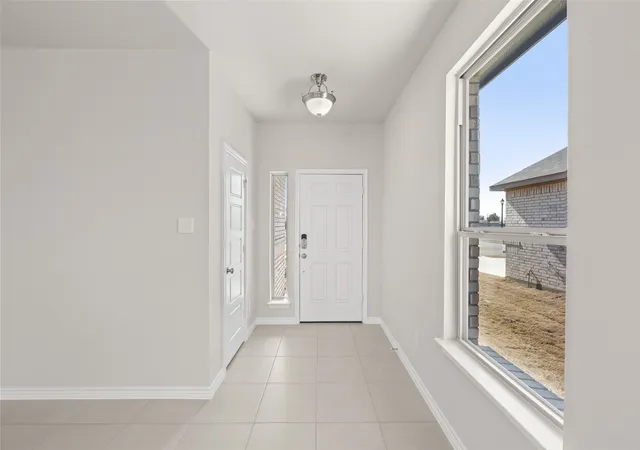 Photo 3 of Single family home for sale at 1902 Cheyenne Dr, Cleburne, TX 76033 | MLS# 20832483 | Listing updated on 2026-10-07