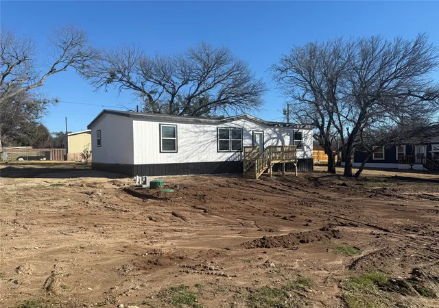 Photo 1 of Sale Pending at 3501 Lake Granbury Dr, Granbury, TX 76048 | MLS# 20833668 | Listing updated on 2026-08-26