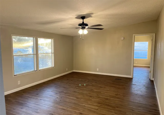 Photo 3 of Manufactured home for sale at 2237 Fm 1182, Ennis, TX 75119 | MLS# 20835740 | Listing updated on 2026-09-28