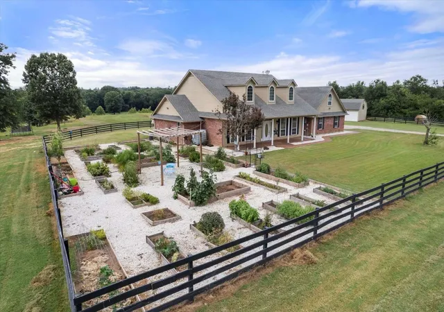 Photo 2 of Single family home for sale at 274 Cr 3230 Sw #3230, Winnsboro, TX 75494 | MLS# 20842967 | Listing updated on 2026-09-07