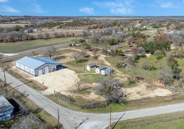 Homes for sale in Tolar, TX | 7703 Prairie Creek Ln, Tolar, TX 76476 | MLS# 20843605