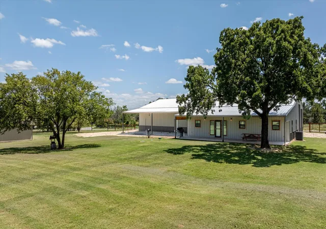 Homes for sale in Tolar, TX | 7703 Prairie Creek Ln, Tolar, TX 76476 | MLS# 20843605