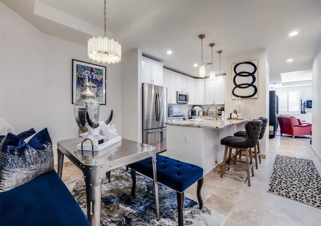 Photo 2 of Condo for sale at 1505 Elm St #501, Dallas, TX 75201 | MLS# 20836013 | Listing updated on 2026-08-22