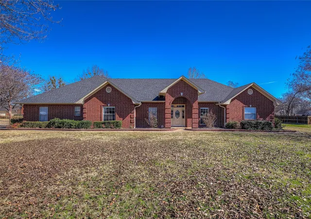 2nd image of 302 Briarwood Ln, Sulphur Springs, TX 75482 | MLS# 20852501