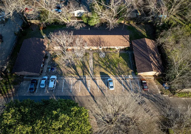Photo 3 of House for sale at 1006 Plum St, Winnsboro, TX 75494 | MLS# 20854457 | Listing updated on 2026-08-20