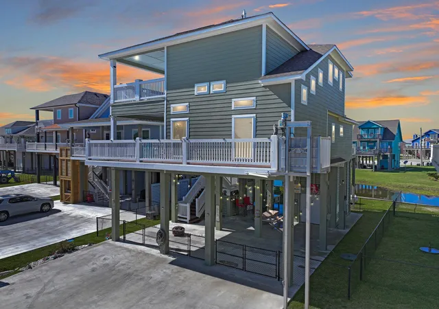 Photo 2 of Single family home for sale at 1991 Royaville Ct, Crystal Beach, TX 77650 | MLS# 20858149 | Listing updated on 2026-10-06