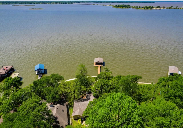 Photo 1 of Single family home for sale at 154 Ocean Dr, Gun Barrel City, TX 75156 | MLS# 20863111 | Listing updated on 2026-08-25