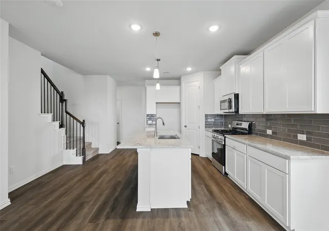 Photo 3 of Single family home for sale at 1340 Lollipop Ln, Sherman, TX 75090 | MLS# 20864519 | Listing updated on 2026-09-29