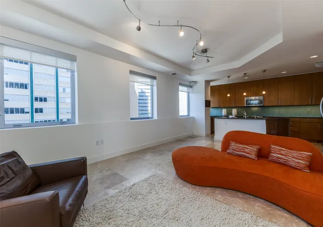 Photo 3 of Sale Pending at 1505 Elm St #1004, Dallas, TX 75201 | MLS# 20855002 | Listing updated on 2026-09-29