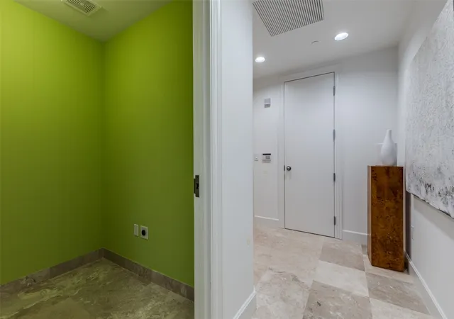 Sale Pending at 1505 Elm St #1004, Dallas, TX 75201 | MLS# 20855002 | Listing updated on 2026-09-29