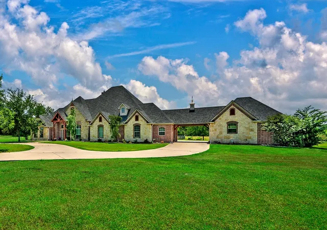 1st image of 209 Chrissa Dr, Pottsboro, TX 75076 | MLS# 20863630