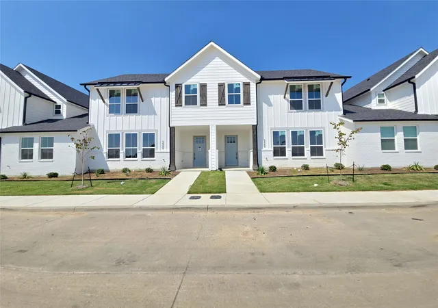 Photo 1 of Townhouse for sale at 9569 Thorncrown Ln, Fort Worth, TX 76179 | MLS# 20866178 | Listing updated on 2026-10-07