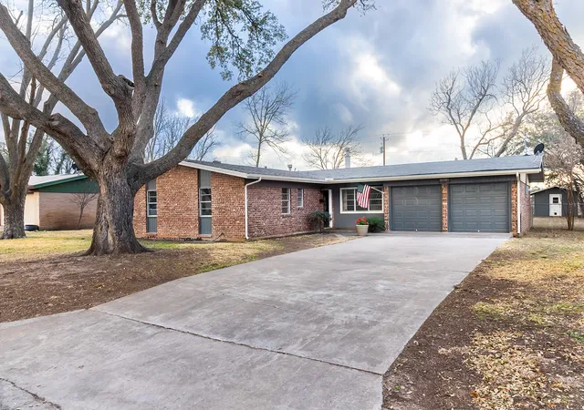 Photo 38 of Single family home for sale at 2016 China, Brady, TX 76825 | MLS# 20868889 | Listing updated on 2026-08-25