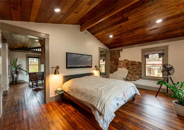 Photo 3 of Sale Pending at 621 S Main St, Paris, TX 75460 | MLS# 20867420 | Listing updated on 2026-07-07