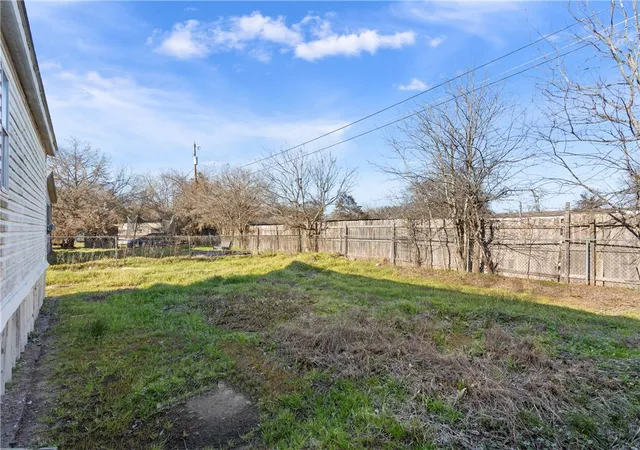 Homes for sale in Bellmead, TX | 1615 Crockett St, Bellmead, TX 76705 | MLS# 228508