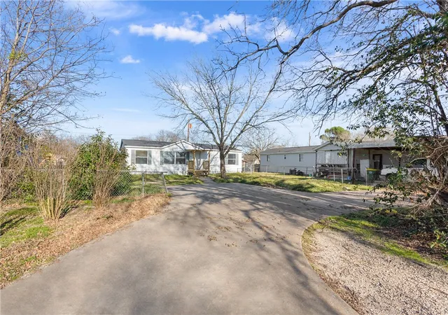 Homes for sale in Bellmead, TX | 1615 Crockett St, Bellmead, TX 76705 | MLS# 228508