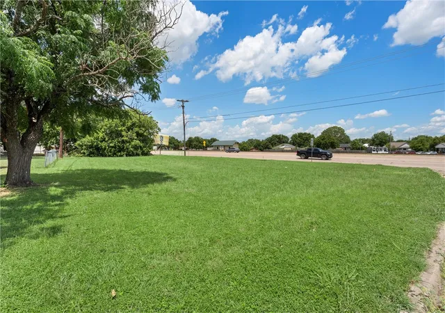 Photo 1 of Land for sale at 319 S Hewitt Dr, Hewitt, TX 76643 | MLS# 224048 | Listing updated on 2026-08-24