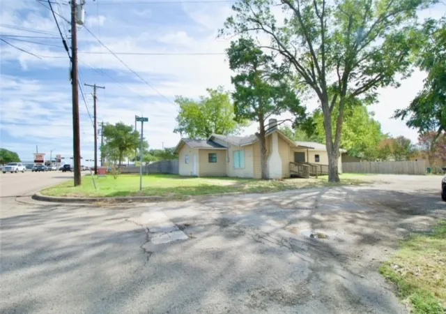 Photo 1 of Single family home for sale at 816 E Milam St, Mexia, TX 76667 | MLS# 226634 | Listing updated on 2026-07-24