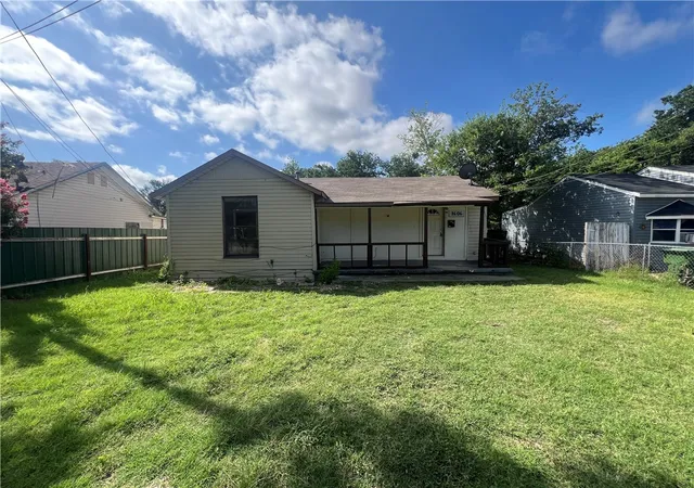 Photo 1 of Single family home for sale at 1606 Marshall Ave, Waco, TX 76708 | MLS# 225740 | Listing updated on 2026-07-17