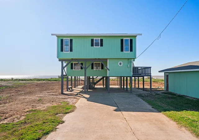 Photo 3 of Sale Pending at 1310 County Road 230, Bay City, TX 77414 | MLS# 20884612 | Listing updated on 2026-08-20