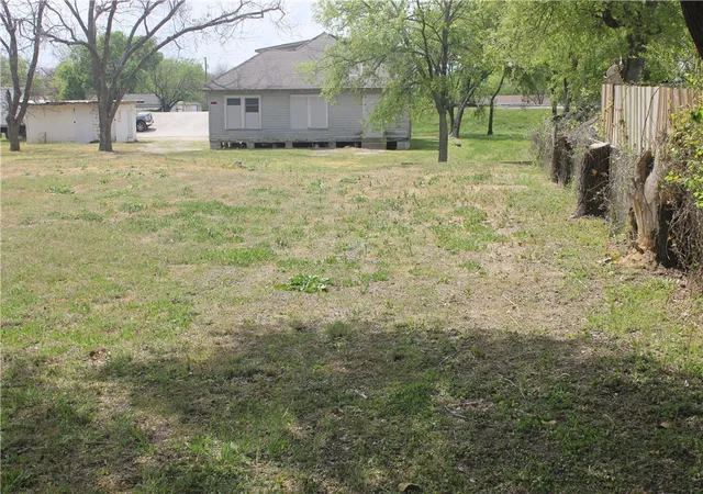 Homes for sale in Bellmead, TX | 212 Loop 340, Bellmead, TX 76705 | MLS# 229240