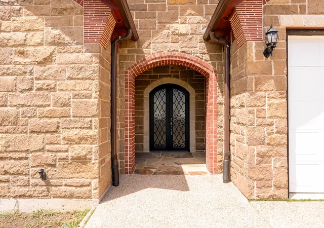 Photo 1 of Single family home for sale at 3024 Red Oak Dr, Granbury, TX 76048 | MLS# 20886607 | Listing updated on 2026-09-17
