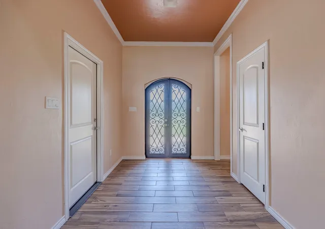Photo 2 of Single family home for sale at 3024 Red Oak Dr, Granbury, TX 76048 | MLS# 20886607 | Listing updated on 2026-09-17