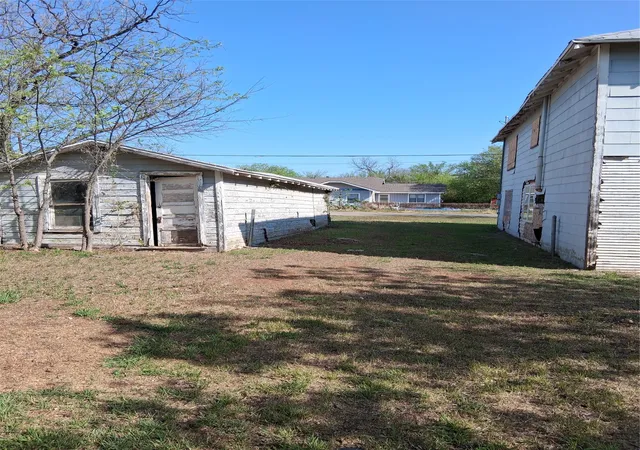 Homes for sale in Coleman, TX | 208 E 4Th St, Coleman, TX 76834 | MLS# 20887401