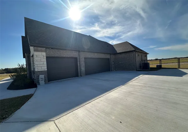 Homes for sale in Decatur, TX | 116 Blackstar Ln, Decatur, TX 76234 | MLS# 20887889