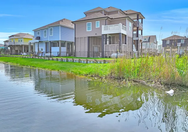 Photo 3 of Single family home for sale at 1983 Royalville Ct, Port Bolivar, TX 77650 | MLS# 20895736 | Listing updated on 2026-08-17