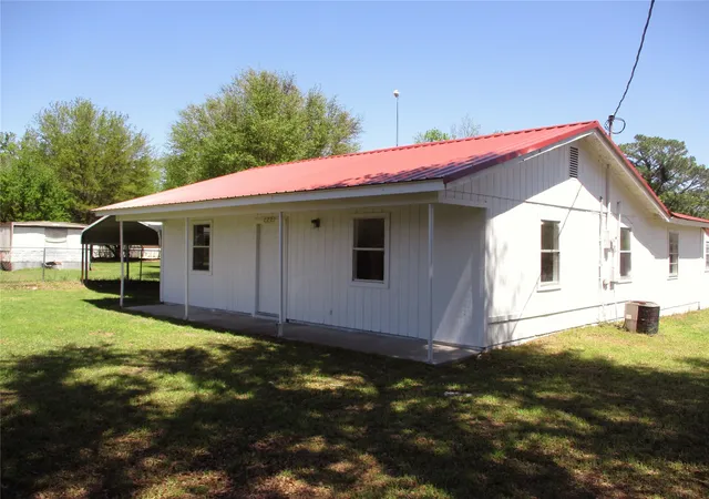 Photo 3 of Single family home for sale at 291 Skyline Dr, Emory, TX 75440 | MLS# 20896078 | Listing updated on 2026-09-23