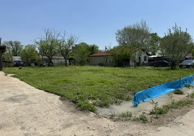 Photo 1 of Land for sale at 485 Russell Dr, Rockwall, TX 75032 | MLS# 20896127 | Listing updated on 2026-07-25