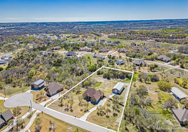 Photo 2 of Single family home for sale at 114 Woodlot Ln, Azle, TX 76020 | MLS# 20879151 | Listing updated on 2026-07-09
