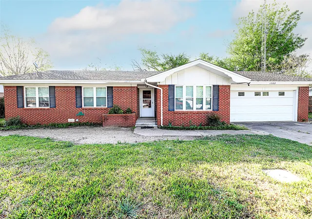 Homes for sale in Bowie, TX | 1209 Pebble St, Bowie, TX 76230 | MLS# 20899514