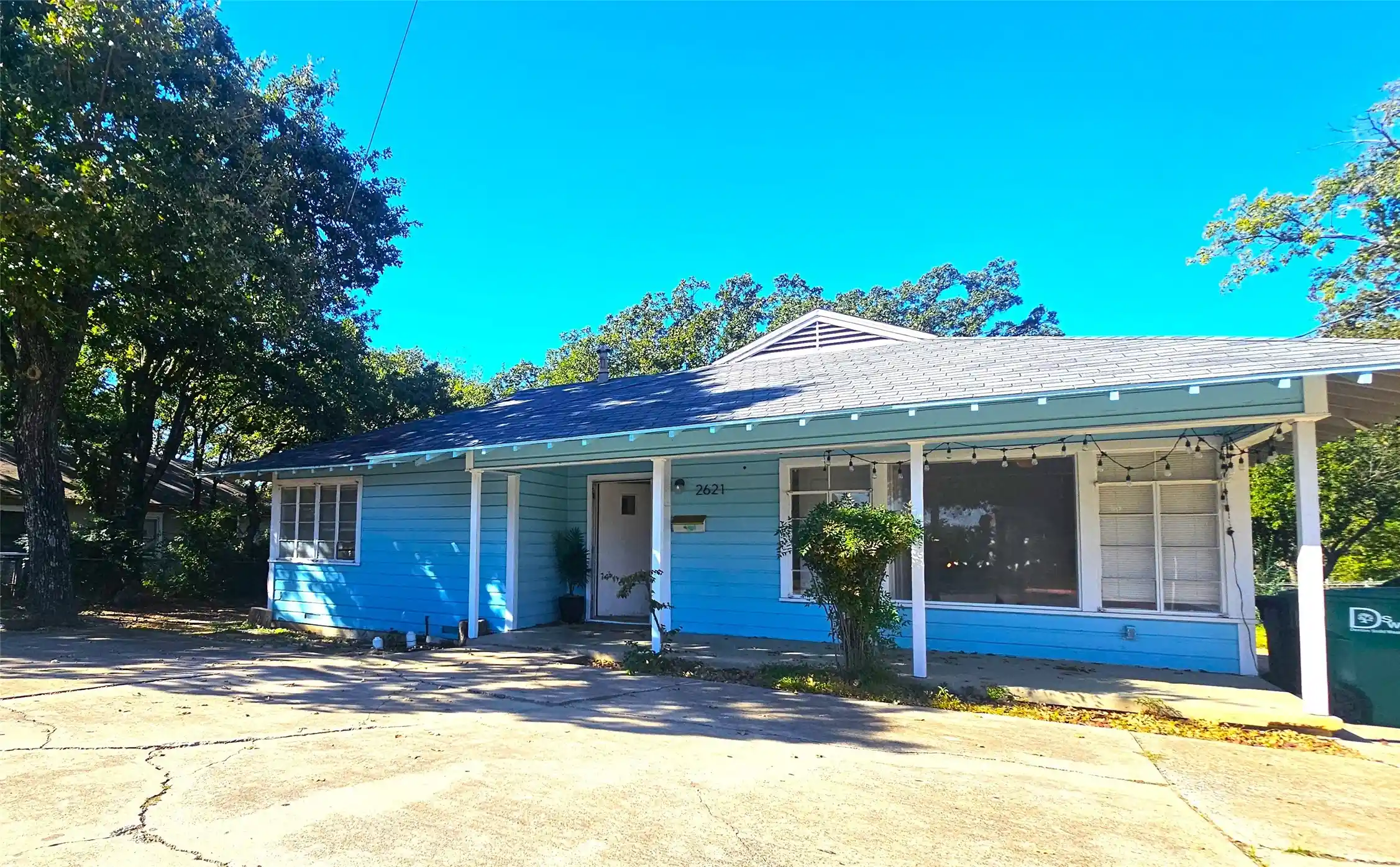 Single family home for sale at 2621 N Locust St, Denton, TX 76209 | MLS# 20901303 | Listing updated on 2026-06-17