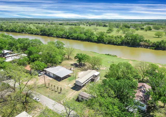 Photo 2 of Manufactured home for sale at 7093 Horseshoe Bend Trl, Weatherford, TX 76087 | MLS# 20903304 | Listing updated on 2026-08-25