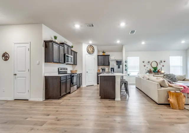 Photo 3 of Sale Pending at 6427 Whitecap Dr, Princeton, TX 75407 | MLS# 20902775 | Listing updated on 2026-09-17