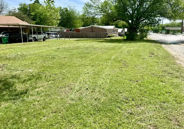 Homes for sale in Bowie, TX | 900 N Mason St, Bowie, TX 76230 | MLS# 20906983